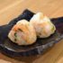余ったご飯を格上げ！鮭フレークと大葉のおにぎりアレンジ術